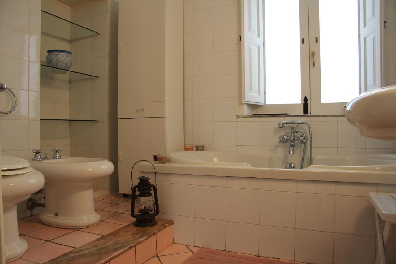 Casa Vacanza Icaros, Ortigia Hictoric Center, 200 Mt From The Beach Syracuse Esterno foto
